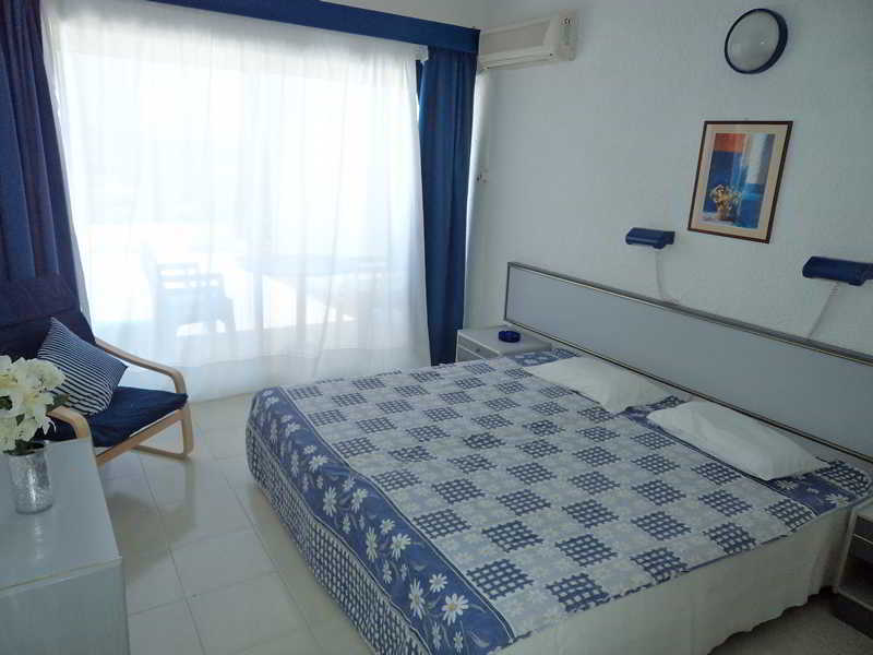 Christiana Hotel Apartments เกนนาดี ภายนอก รูปภาพ